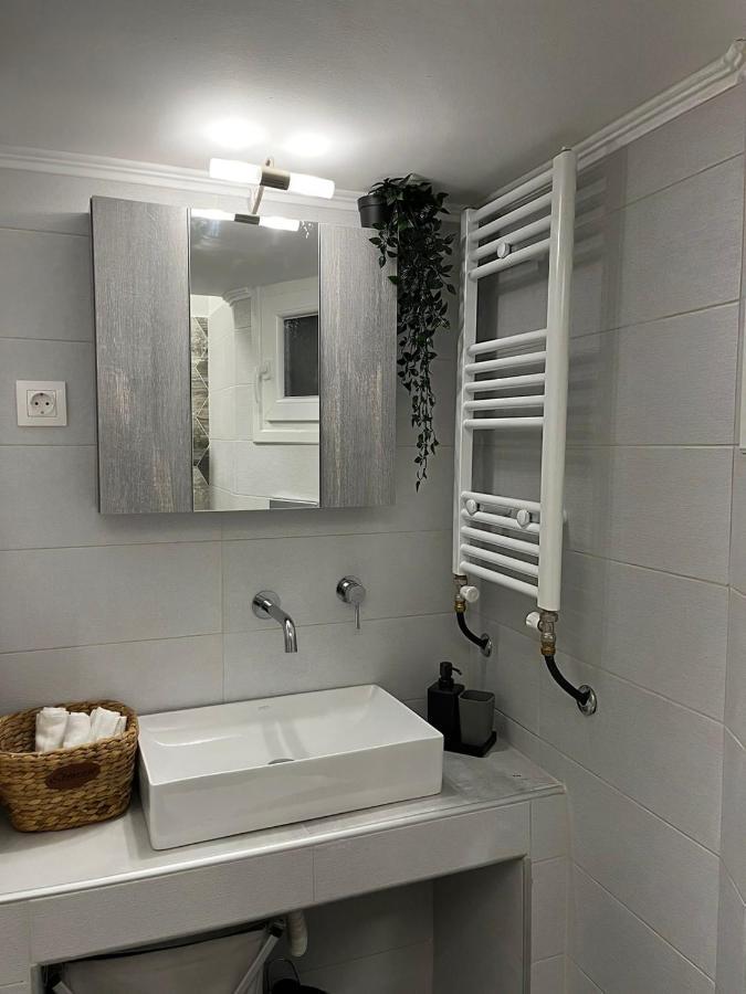 Modern Flat Ag. Dimitriou Apartamento Tessalónica Exterior foto